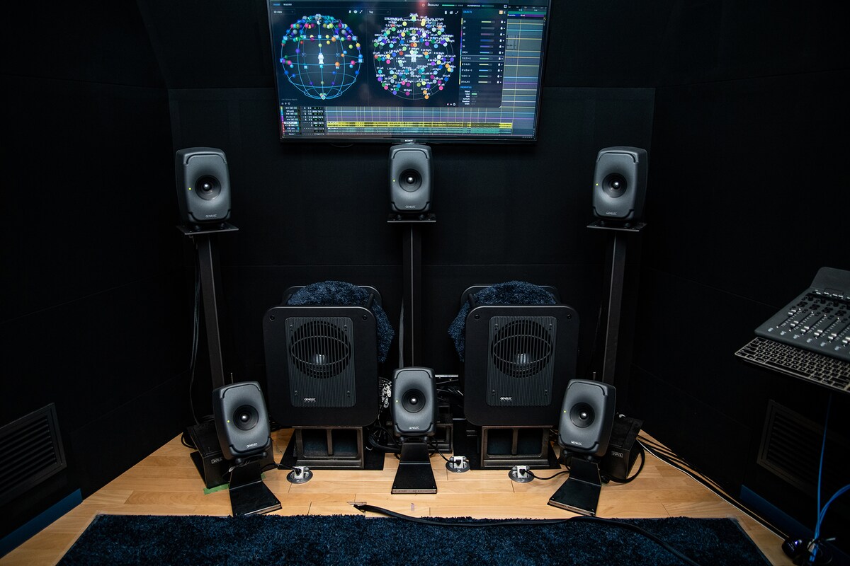 山麓丸スタジオ内の様子。