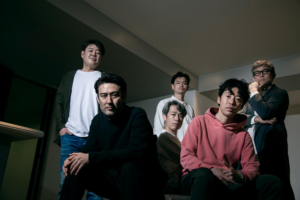 左から佐藤正和、塚原大助、渡邊聡（手前）、浜谷康幸（奥）、泉知束、44北川。