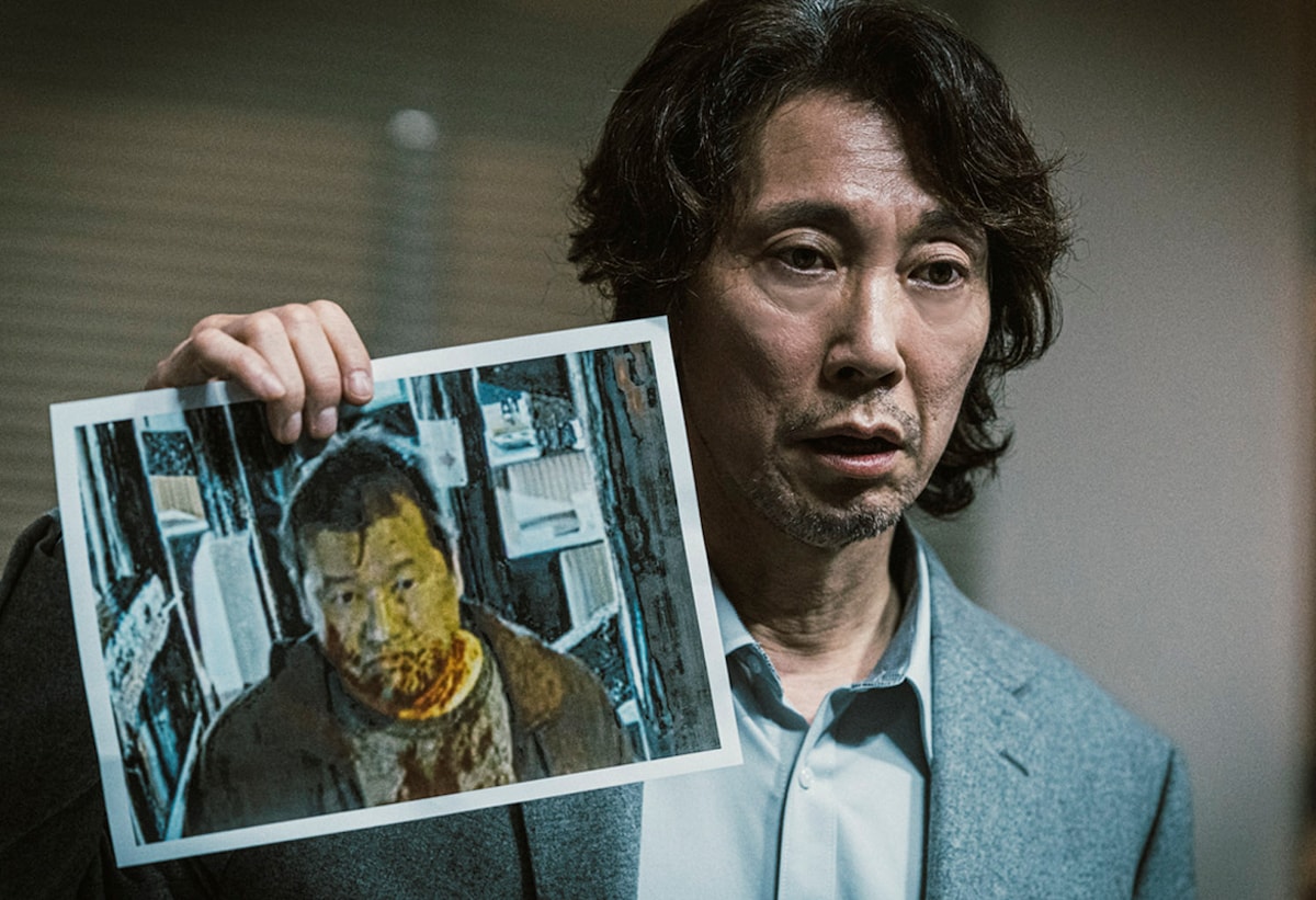 佐々木蔵之介が演じる、“名無し”を追う刑事・国枝。