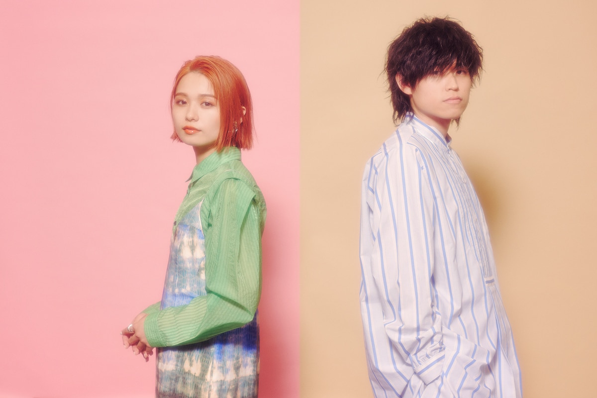 左から足立佳奈、Tani Yuuki。