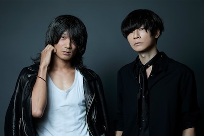 佐々木亮介（a flood of circle）×川上洋平（[Alexandros]）対談｜盟友2人が熱弁するロックバンドの楽しさ