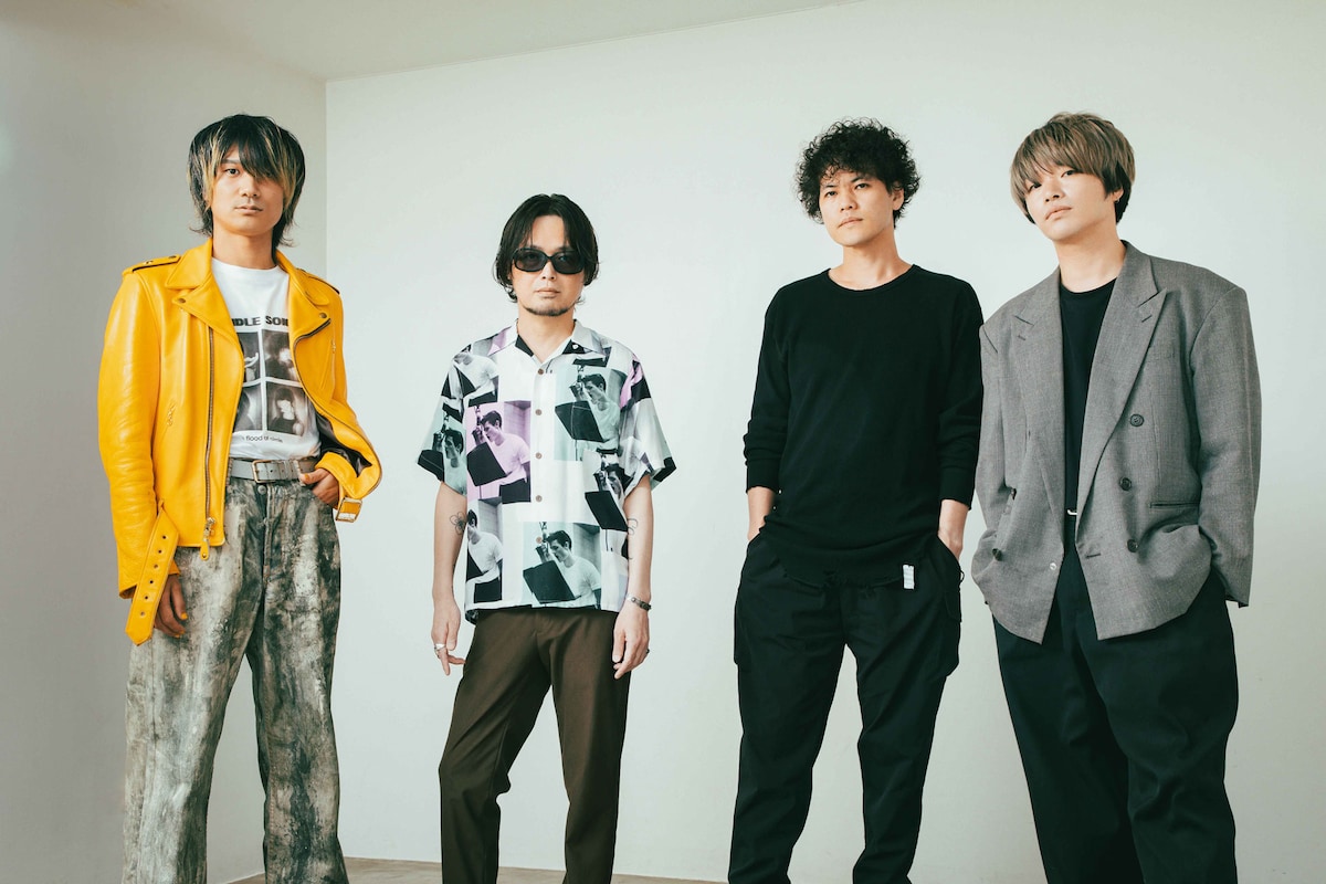 左から佐々木亮介（a flood of circle）、山中さわお（the pillows）、菅原卓郎（9mm Parabellum Bullet）、飯田瑞規（cinema staff）。