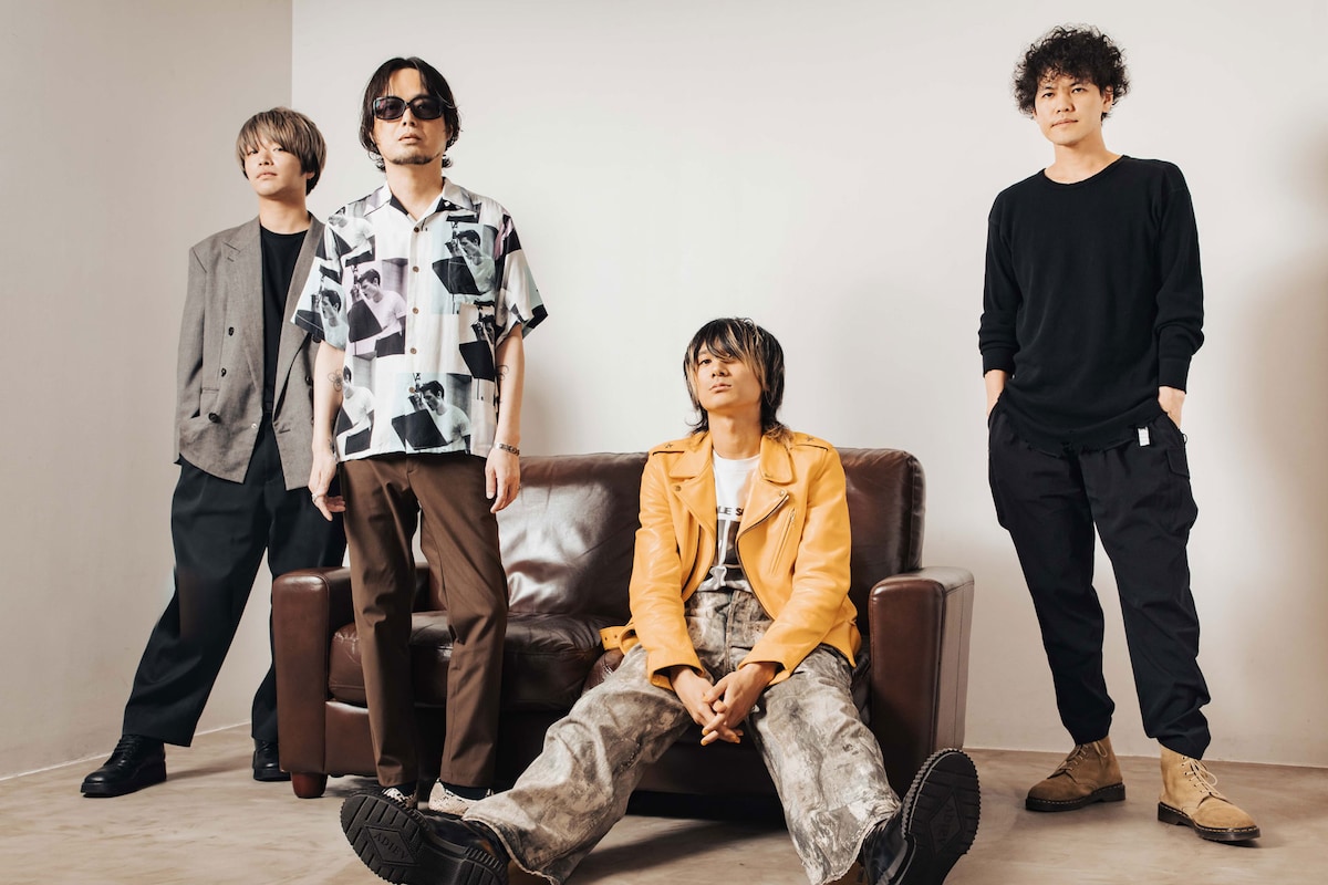 左から飯田瑞規（cinema staff）、山中さわお（the pillows）、佐々木亮介（a flood of circle）、菅原卓郎（9mm Parabellum Bullet）。