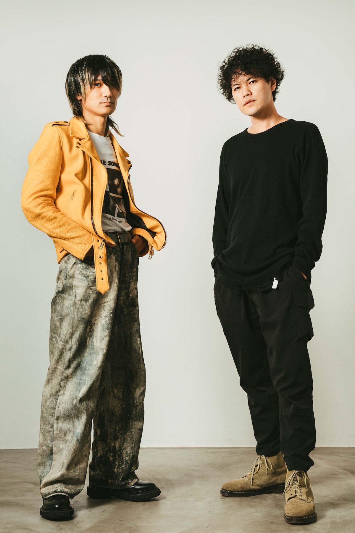 左から佐々木亮介（a flood of circle）、菅原卓郎（9mm Parabellum Bullet）。