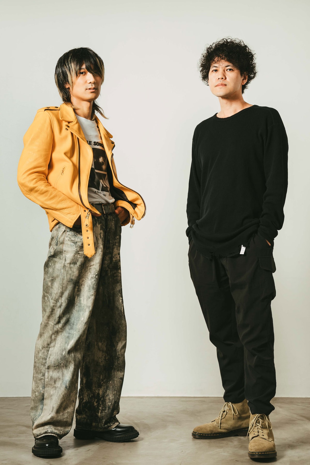 左から佐々木亮介（a flood of circle）、菅原卓郎（9mm Parabellum Bullet）。