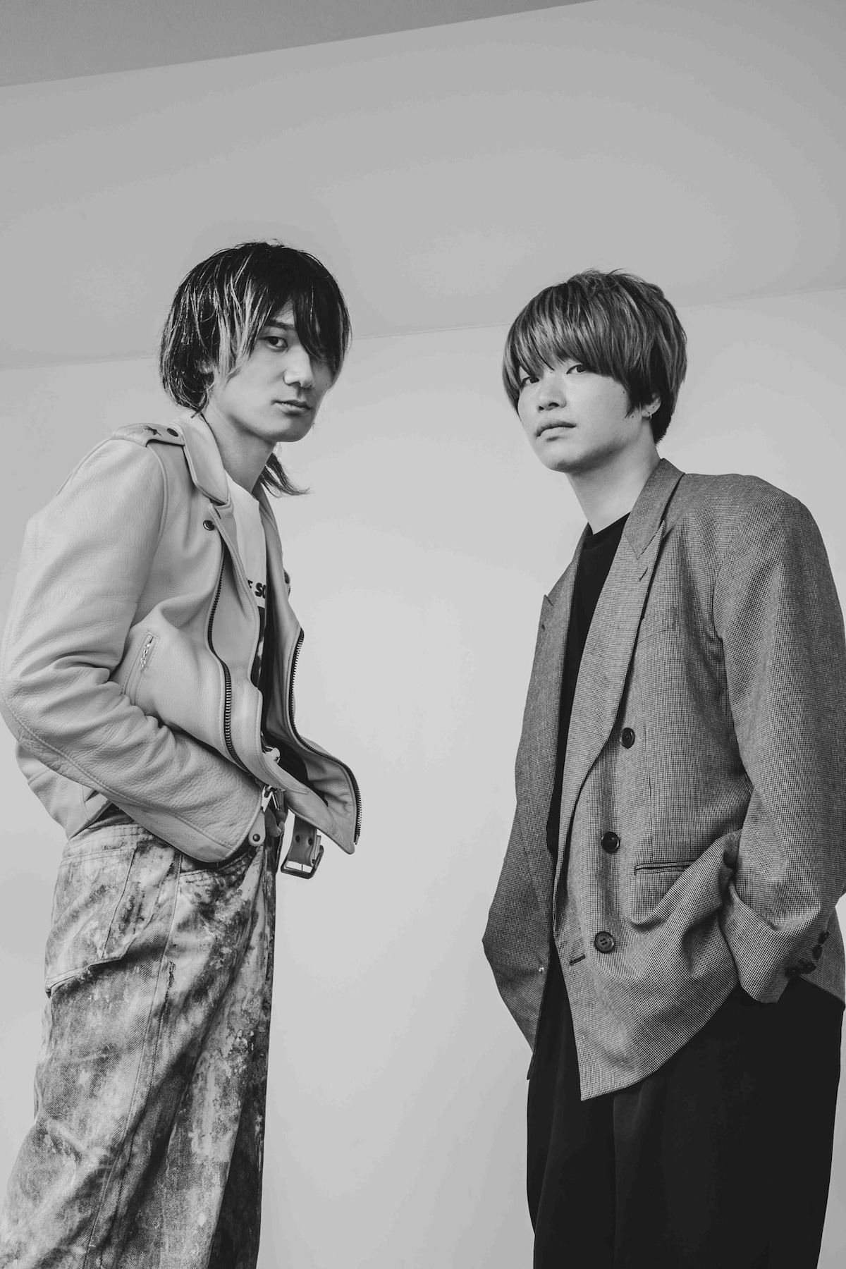 左から佐々木亮介（a flood of circle）、飯田瑞規（cinema staff）。