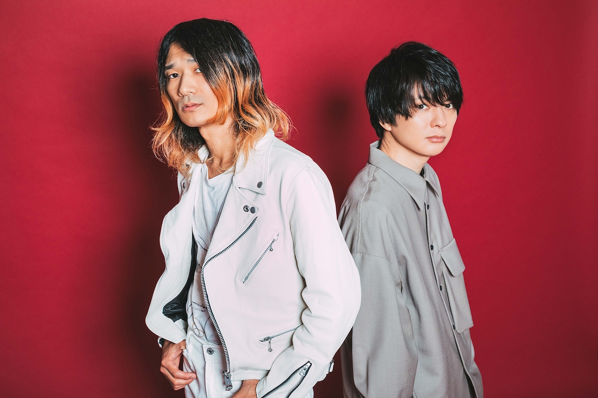 左から佐々木亮介（a flood of circle）、斎藤宏介（UNISON SQUARE GARDEN）。