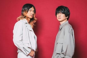 佐々木亮介（a flood of circle）×斎藤宏介（UNISON SQUARE GARDEN）対談｜同じ原風景を持つ、“所在のない”2人