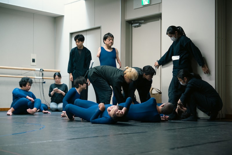 態変「BRAIN（ブレイン）」稽古の様子。