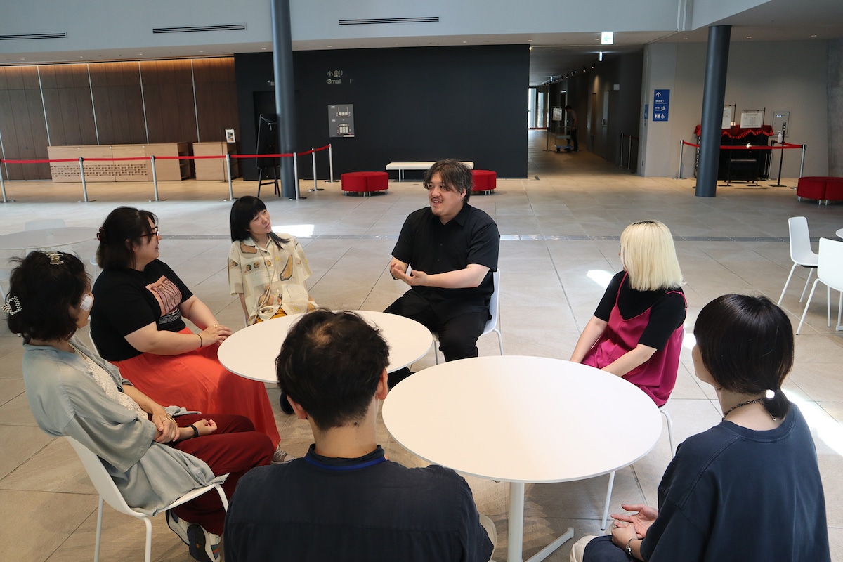 座談会の様子。