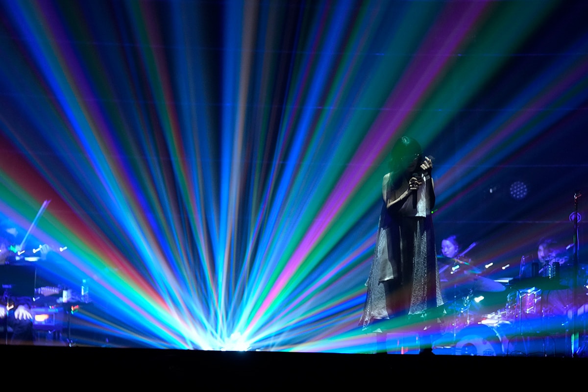 「Aimer Arena Tour 2023 -nuit immersive-」愛知・日本ガイシホール公演の様子。