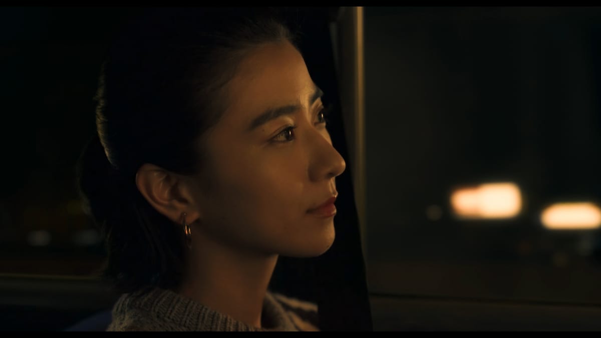 「ある夜、彼女は明け方を想う」より、黒島結菜演じる“彼女”。