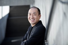 上村聡史が“越境”“変化”“再生”キーワードに語る新国立劇場「エンジェルス・イン・アメリカ」