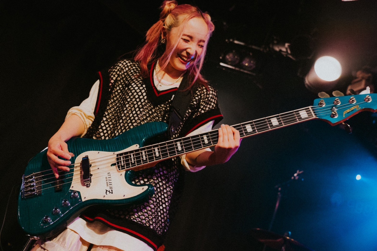 ☆Aooo ベーシスト やまもとひかる サイン入り 「青い煙」 デモ音源 CD