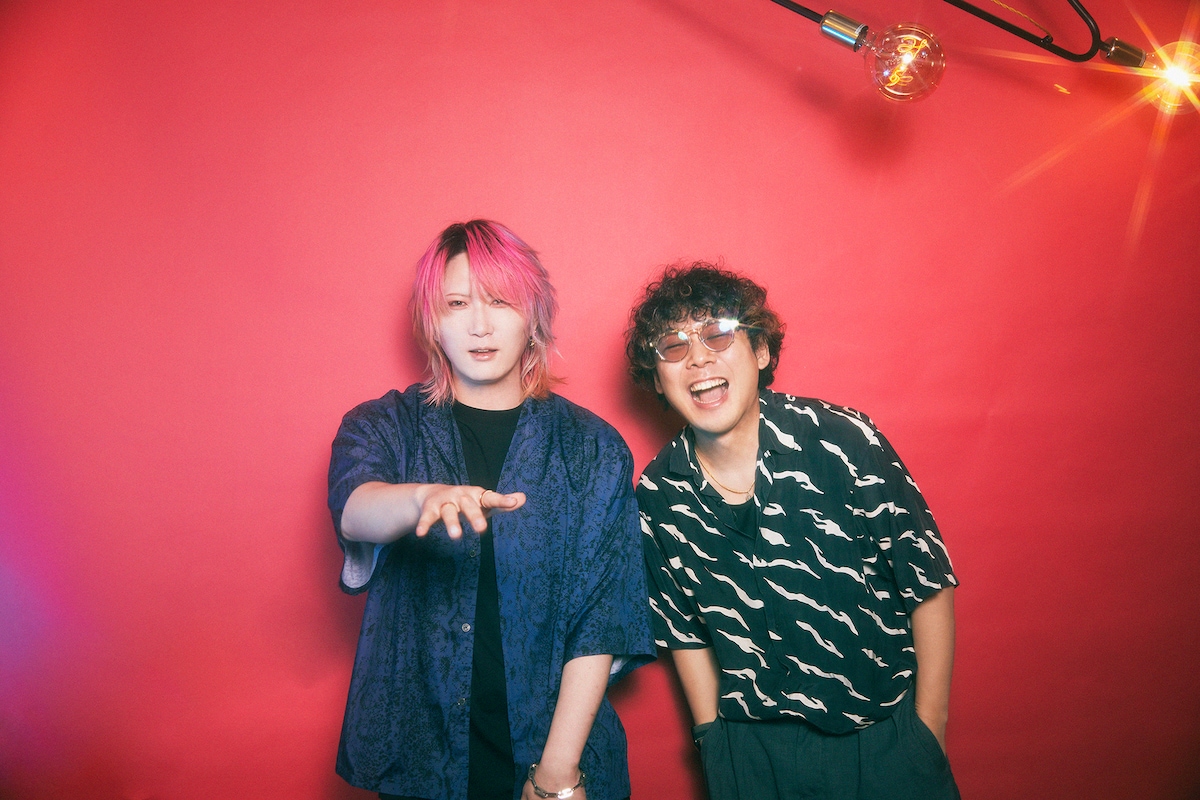 左からあらき、K.F.J。