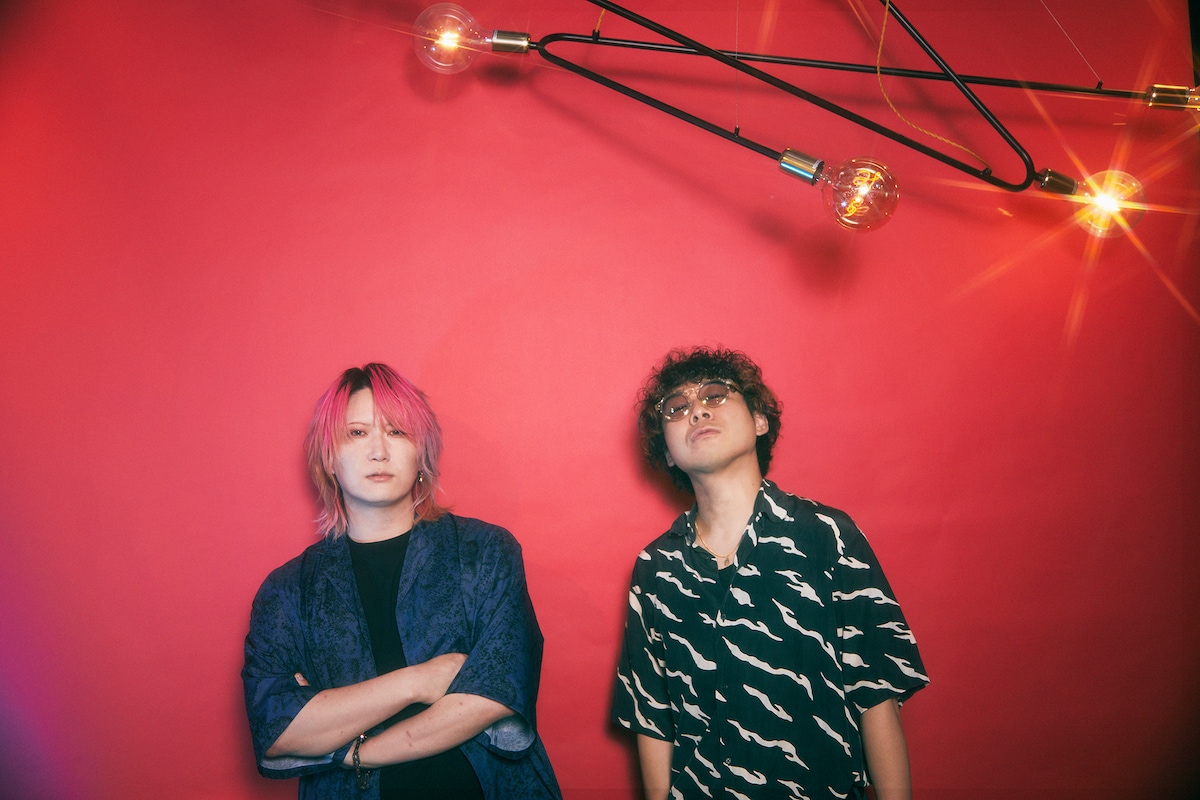 左からあらき、K.F.J。