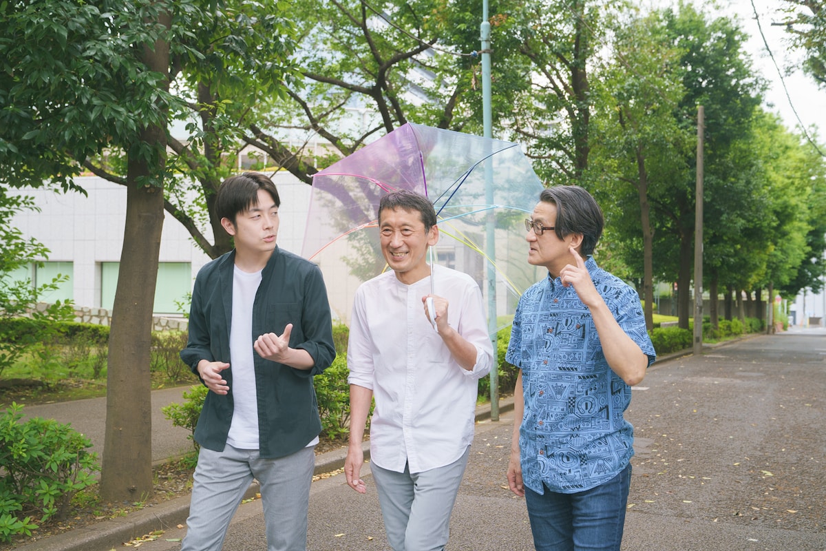 左から多田直人、成井豊、粟根まこと。