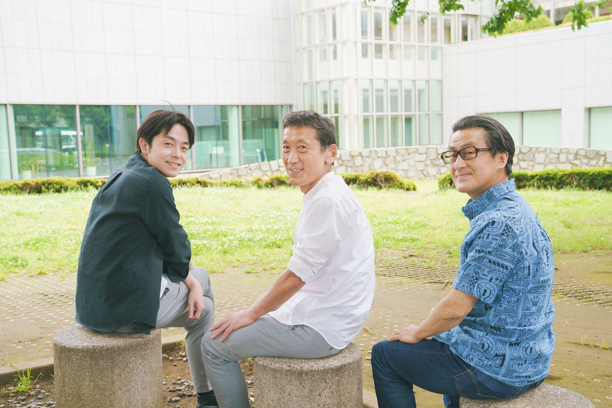 左から多田直人、成井豊、粟根まこと。