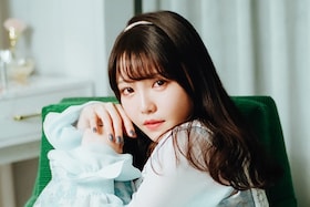 麻倉もも インタビュー｜自分のやりたいことをやりたいように──自由に音楽を楽しんだ3rdアルバム「Apiacere」