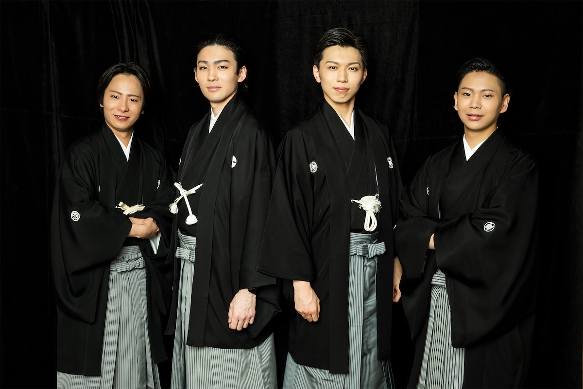 左から中村鶴松、市川染五郎、中村玉太郎、尾上左近。