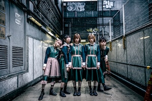 WACK所属のアイドルグループ・ASPに双子姉妹が加入！2ndアルバム「PLACEBO」を携え、新たなスタートを切る