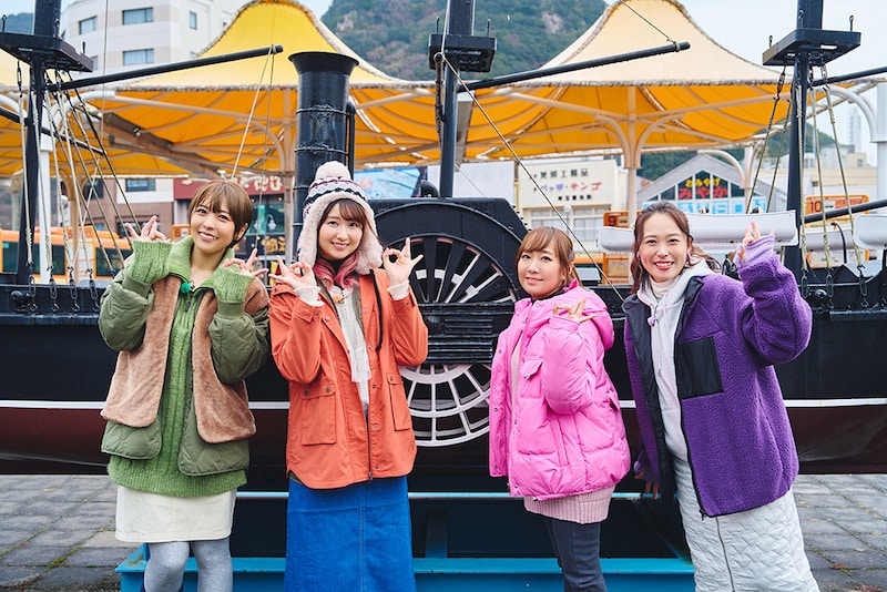 「夏色キセキ」の聖地巡礼その1・伊豆急下田駅側にある黒船の前にて。