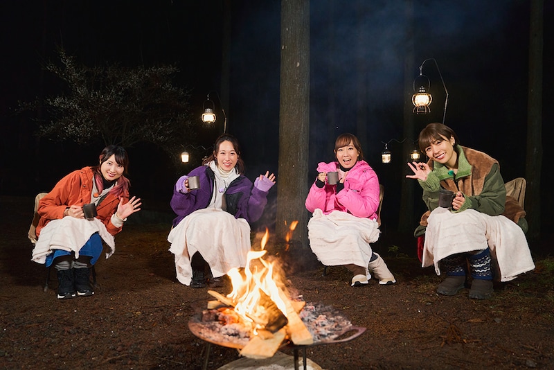 焚火を囲んで語らう。