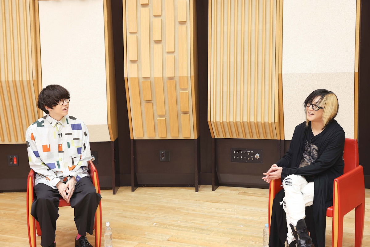 左から片岡健太（sumika）、HISASHI（GLAY）。