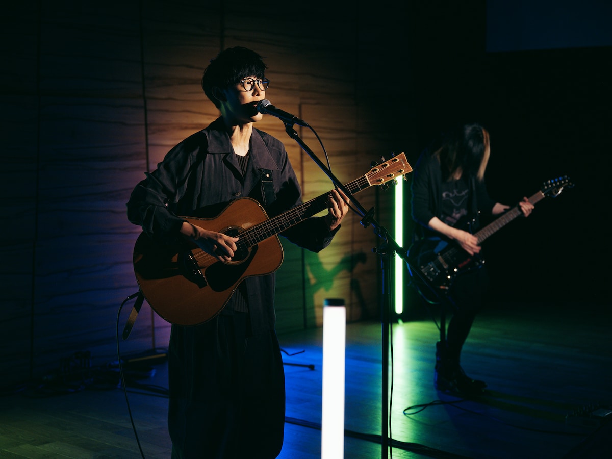 左からオーイシマサヨシ、HISASHI。