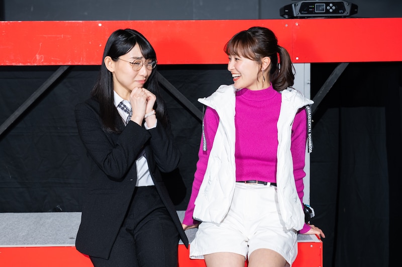 左からハシヤスメ・アツコ、鈴木美羽