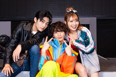 左から日野友輔、知念英和、宮部のぞみ