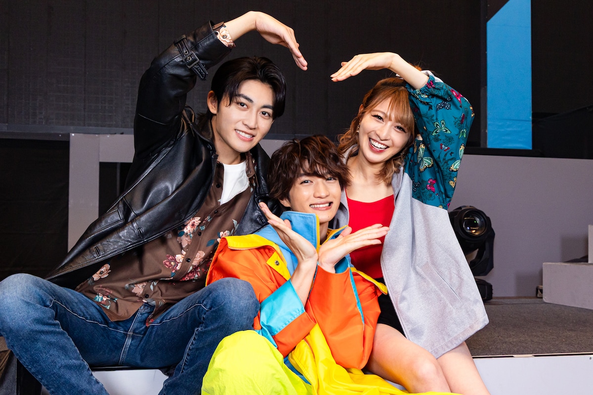 左から日野友輔、知念英和、宮部のぞみ