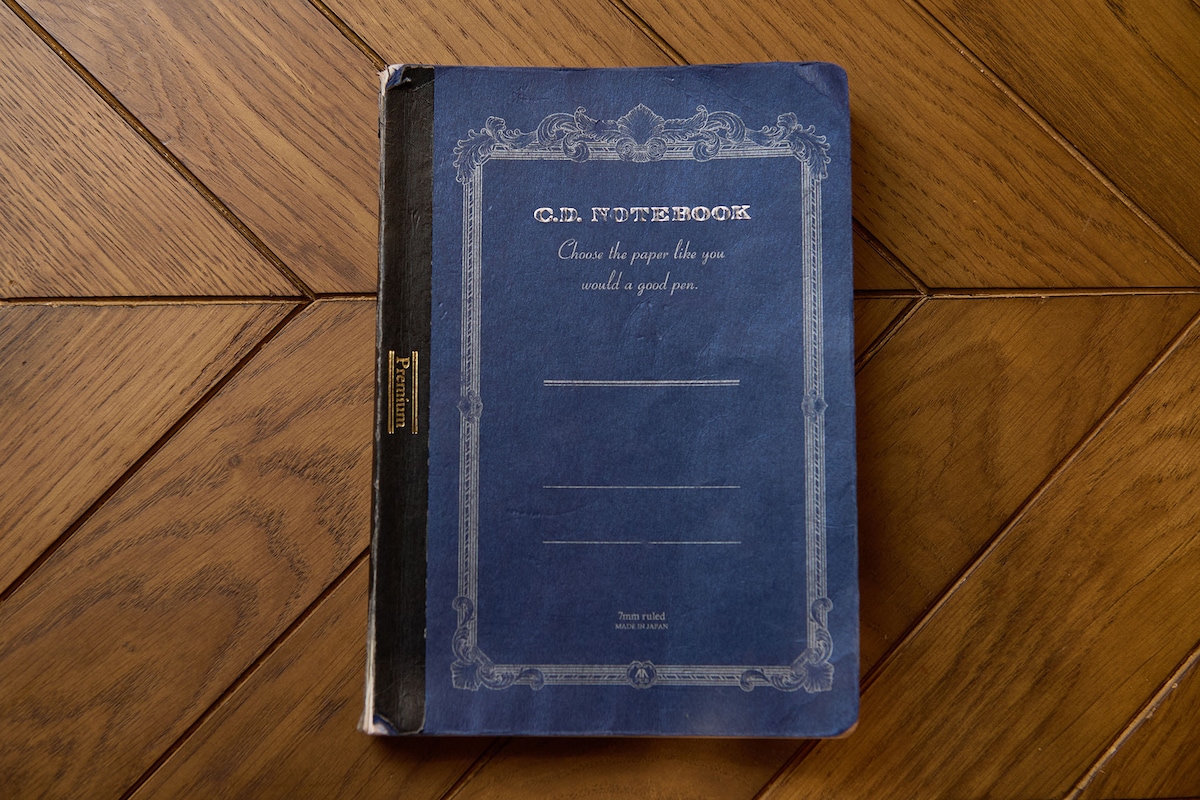 びっしりとメモが記された佐々木のノート。