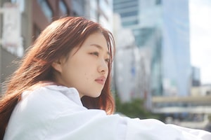 AYANE「#Twenty」インタビュー｜TikTokで“バズ”を起こした20歳、同世代に寄り添う等身大の1stアルバム