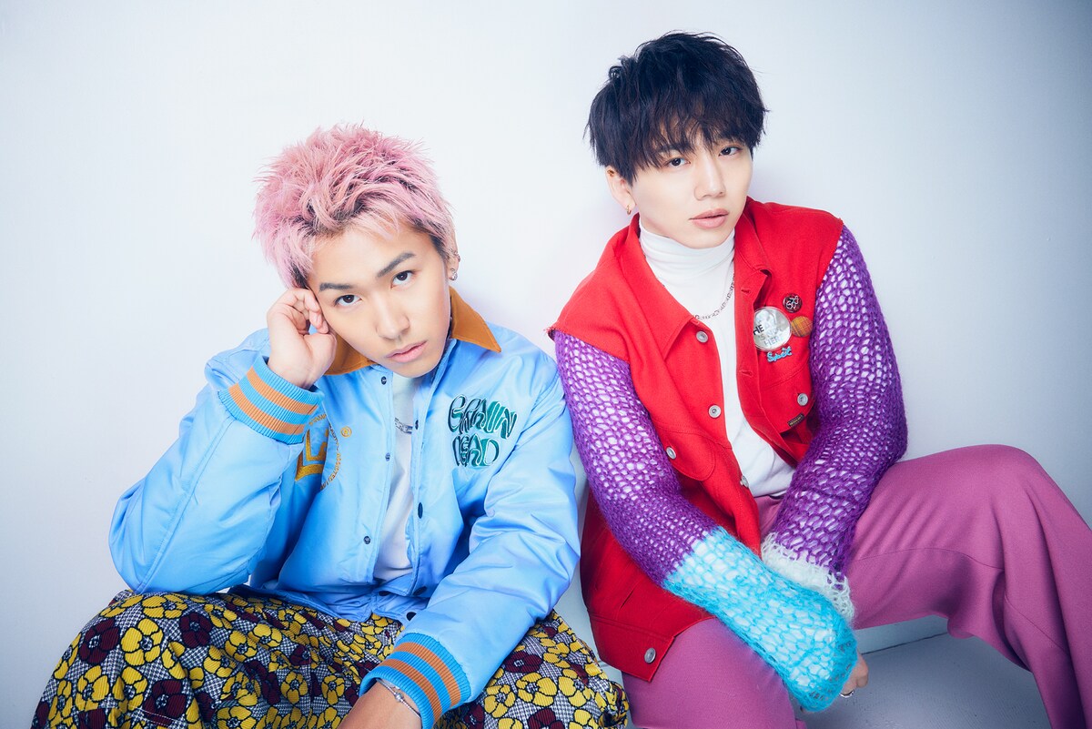 左からAyumu Imazu、花村想太（Da-iCE）。