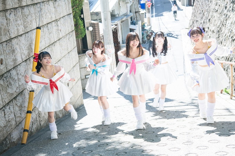 坂を駆け上がる#ババババンビ。