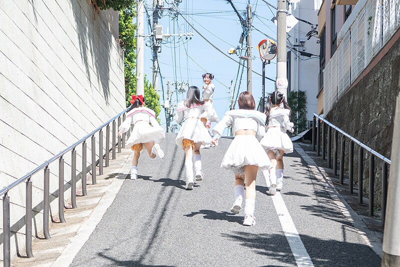 坂を駆け上がる#ババババンビ。