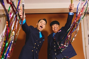 バナナマン、大人な魅力放つ俳優座ラストライブ「bananaman live W」インタビュー