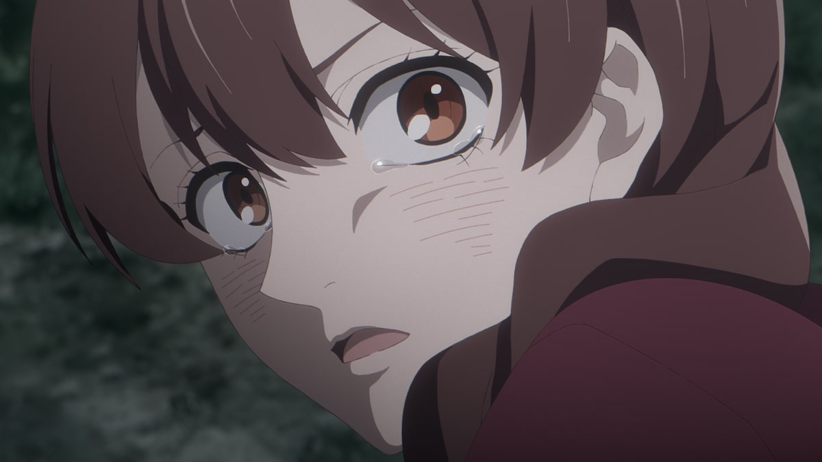 アニメ「薔薇王の葬列」第11話より。父・ウォリック伯爵の死を悲しむアンだったが、マーガレット王妃から自分たちの状況を聞かされ、それどころではないことを知る。