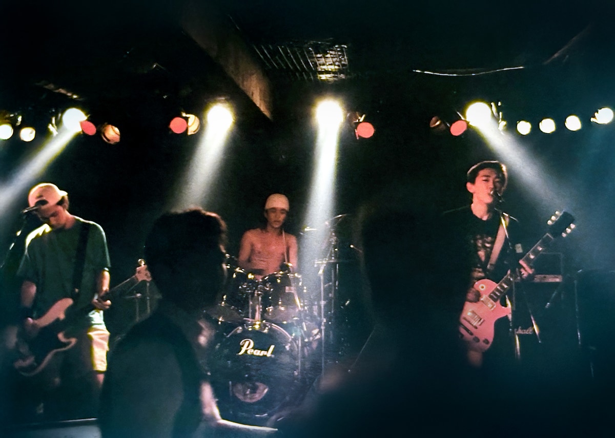 1999年のライブの様子。