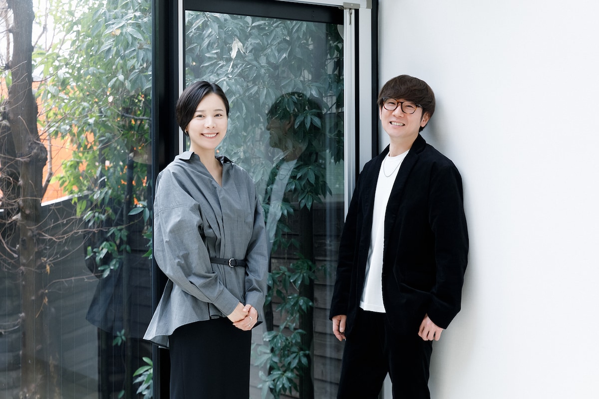 左から森なな子、増元拓也。