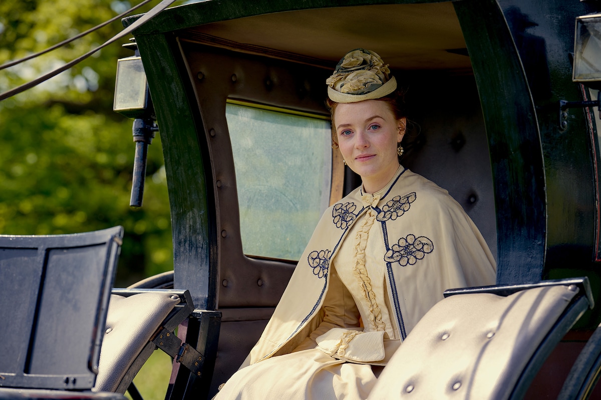 「ベルグレービア 新たなる秘密」より、クララ役のハリエット・スレーター。