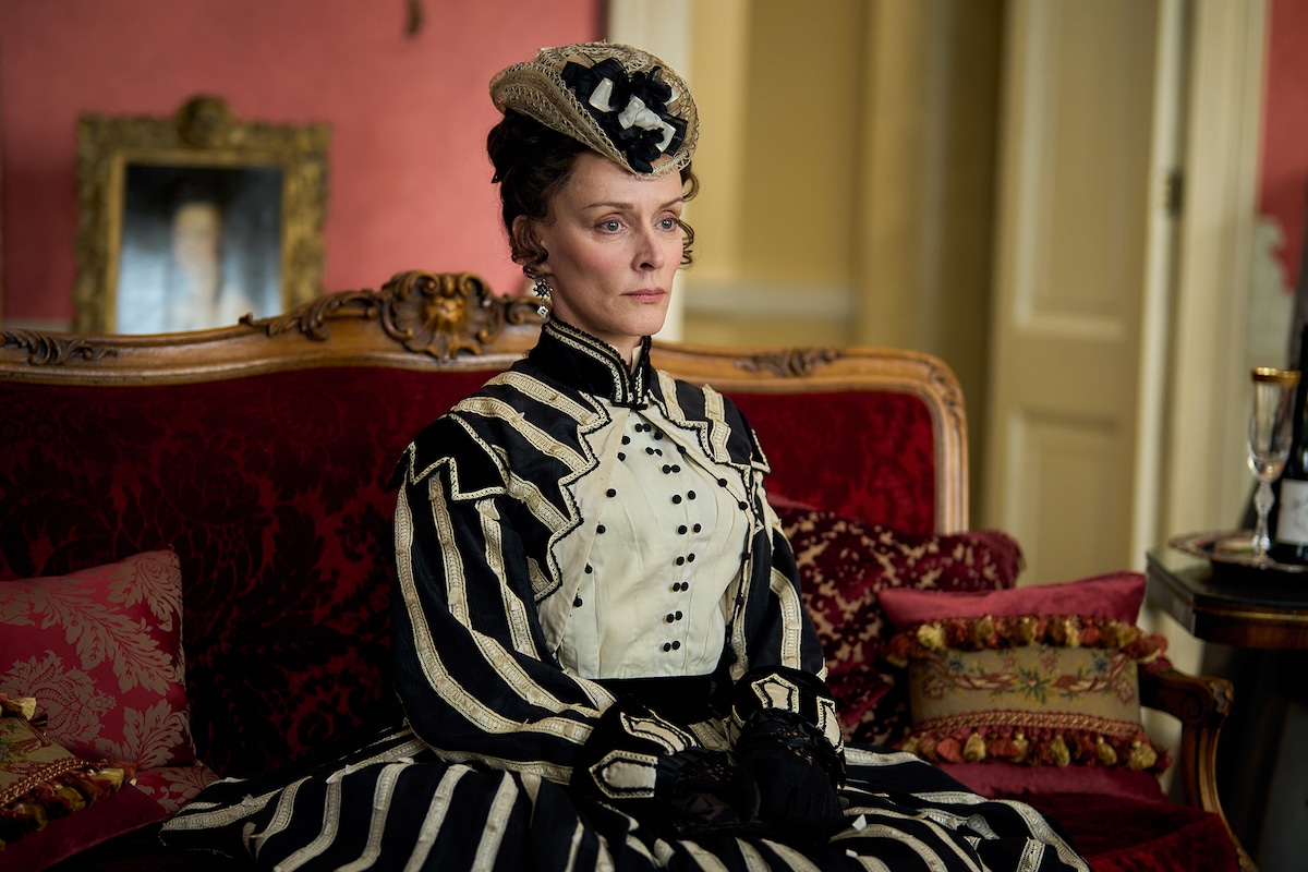 「ベルグレービア 新たなる秘密」より、エタニャック侯爵夫人役のクロード・ペロン。