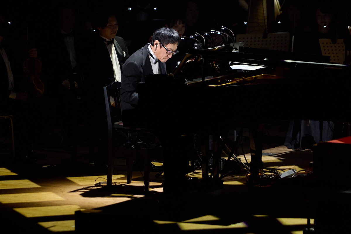 昨年行われた「billboard classics『KREVA Premium Orchestra Concert』～produced by 武部聡志」の様子。