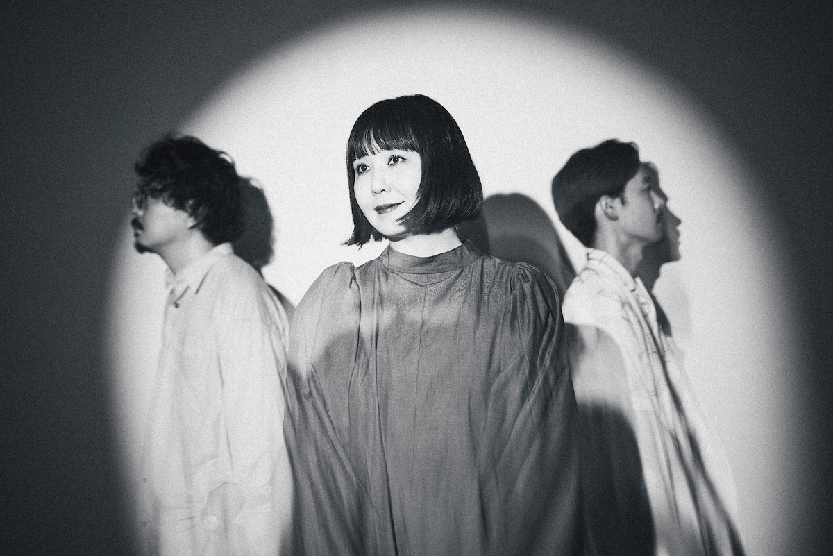 左から高木大丈夫、土岐麻子、TENDRE。