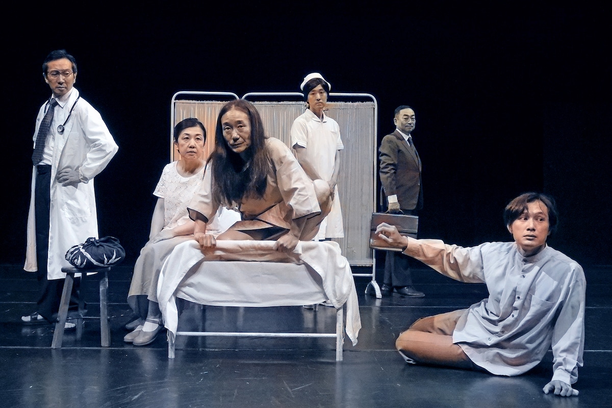 鳥の劇場プロデュース「象」より。