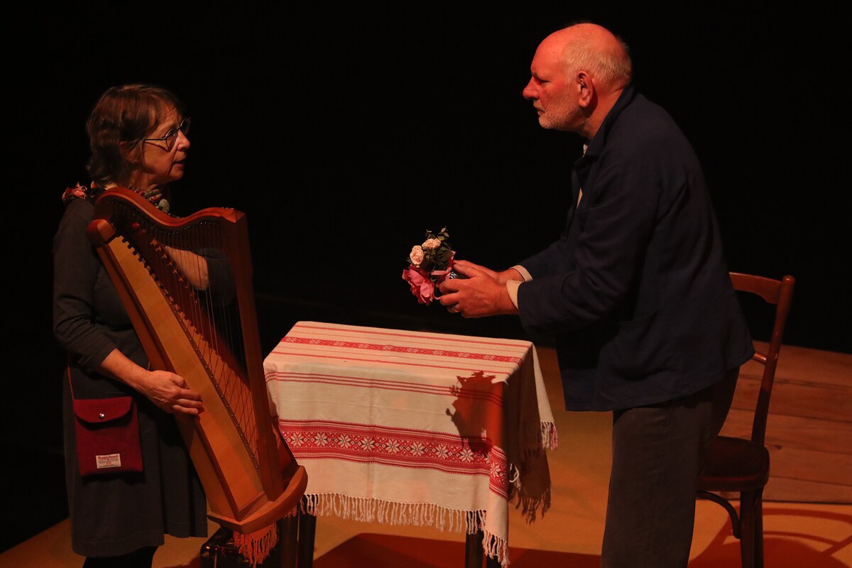 トム・ポウ＆ガロウェイ・アグリーメント「村と道」より。