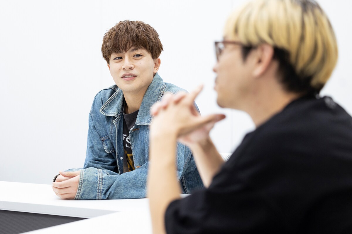 左から白濱亜嵐、渡辺淳之介。