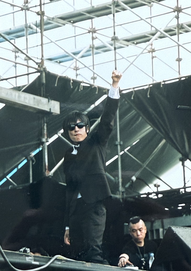 「FUJI ROCK FESTIVAL '98」でのTHEE MICHELLE GUN ELEPHANT。