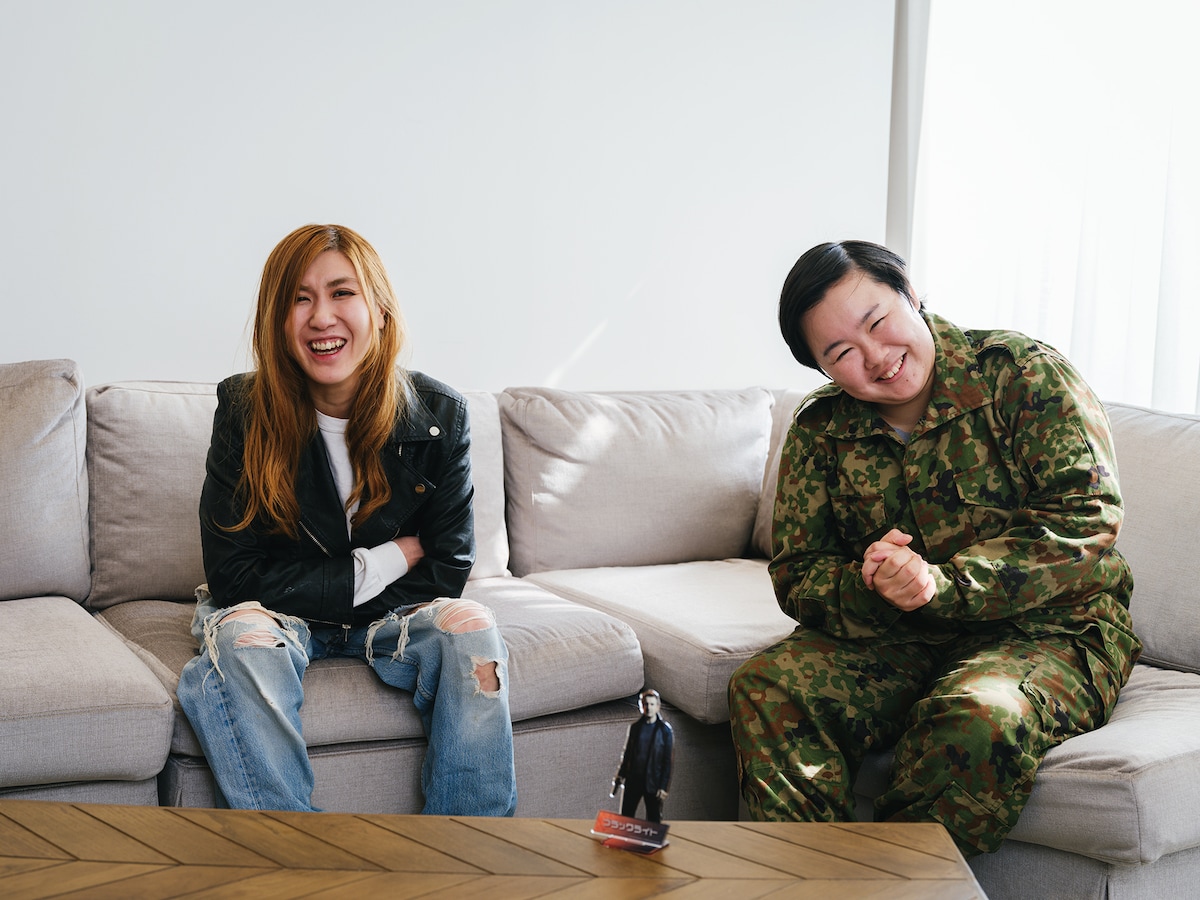 左から薄幸、やす子。